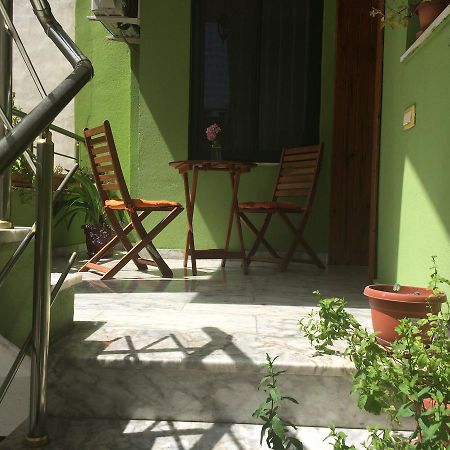 Friends House Bed & Breakfast ติรานา ภายนอก รูปภาพ