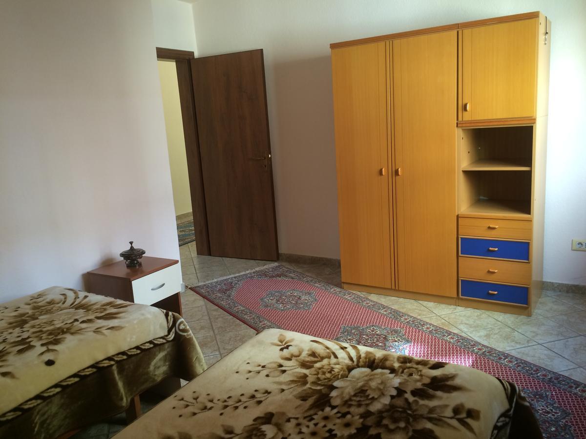 Friends House Bed & Breakfast ติรานา ภายนอก รูปภาพ